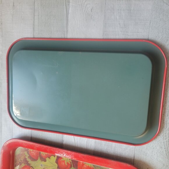 Vintage Metal Serving Trays Set Of 2 Strawberry Design Rectangular Red & Green - Picture 5 of 8